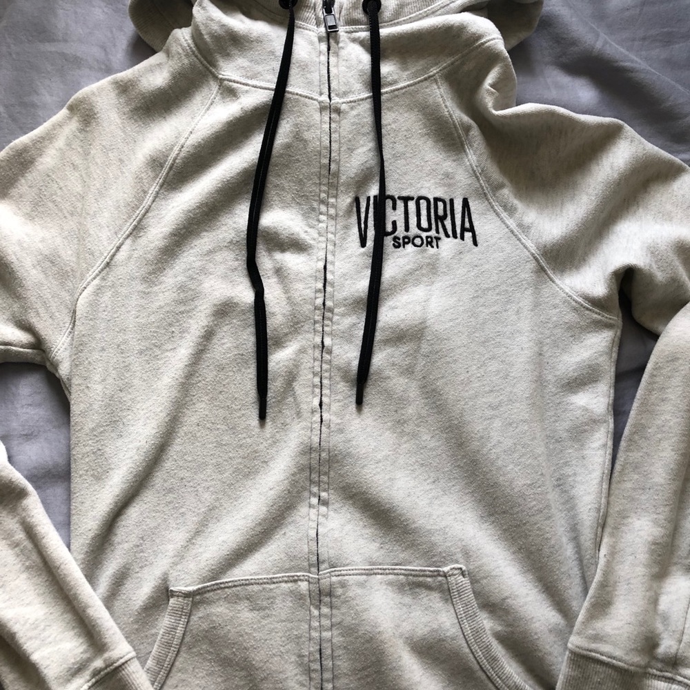 Victoria Sport Zip Up